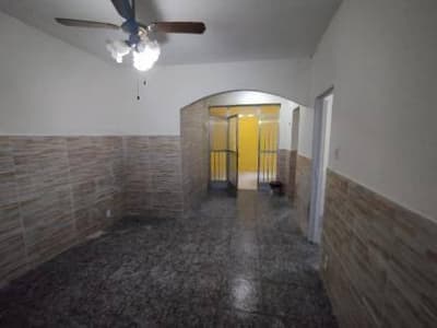 Foto 8 de 10: Casa em leilão em Nilópolis - RJ, bairro Nossa Senhora de Fátima — Casa 103m² com Terreno 108m² | Nilópolis-RJ | Nossa Senhora de Fátima | 2 Dorms - Próx. ao Nilópolis Square Shopping e Parque Natural do Gericinó - Financiamento até 420 Meses!