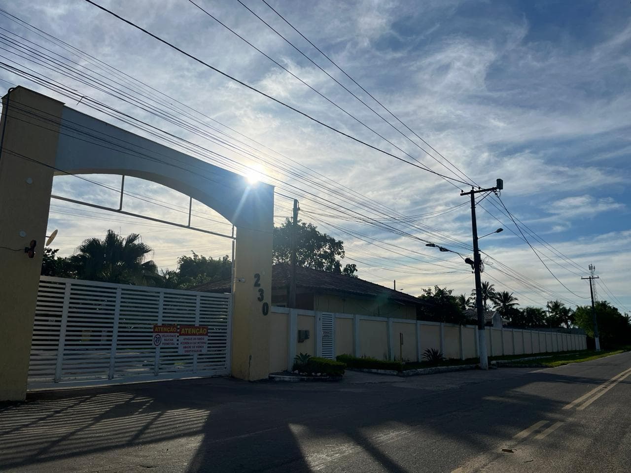 Foto 1 de 4: Casa em leilão em Itaboraí - RJ — Casa 180m², Calugue, em Itaboraí/RJ - Ocupada