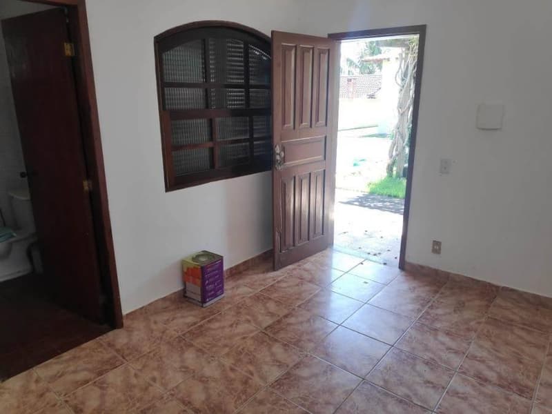 Foto 12 de 22: Casa em leilão em Maricá - RJ, bairro Loteamento Praia dos Lagos — Casa 242m² com Terreno 480m² | Maricá-RJ | Loteamento Praia dos Lagos - 3 Dormitórios e Piscina - Financiamento até 420 Meses!