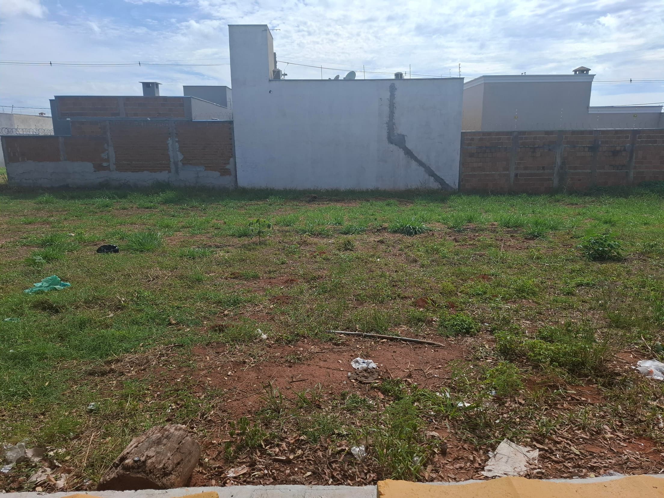 Foto 4 de 6: Terreno em leilão em Mirassol - SP — TERRENO DE 200m² LOCALIZADO NO RESIDENCIAL REGISSOL, MIRASSOL/SP | MATRICULA 24.689