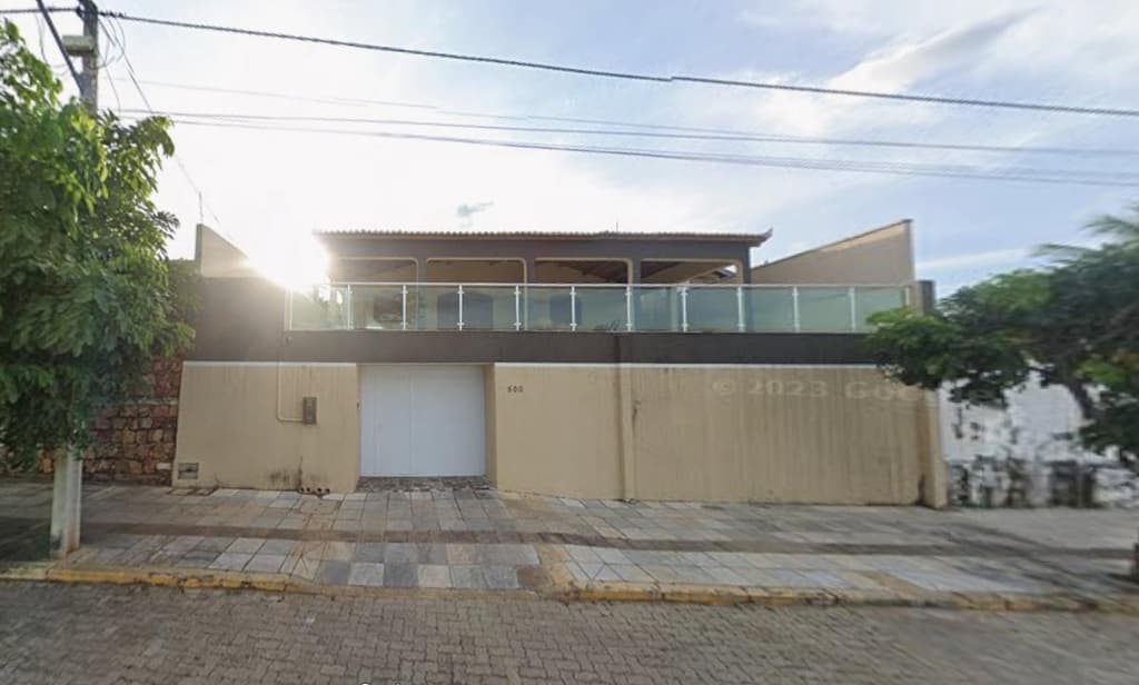 Foto 1 de 2: Casa em leilão em Crato - CE — Casa 682m², Seminário, Crato/CE - Ocupada