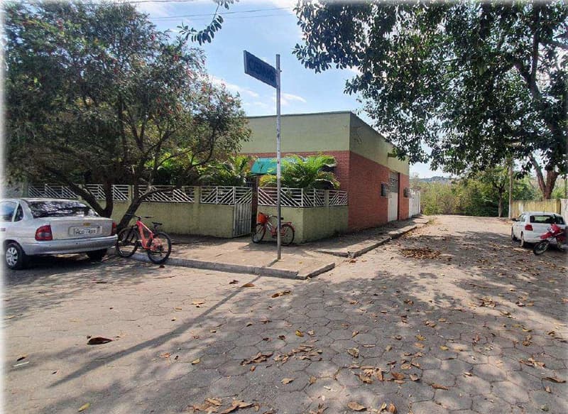 Comercial em leilão em Nanuque - MG, bairro Centro — Prédio Comercial 3564m² Desocupado no Centro de Nanuque/MG