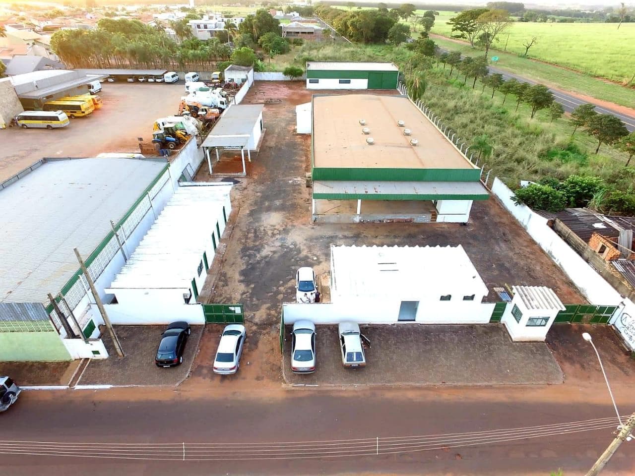 Foto 1 de 9: Comercial em leilão em Ouroeste - SP — Imóvel Industrial, terreno de 4.000m², Desocupado, em Ouroeste/SP