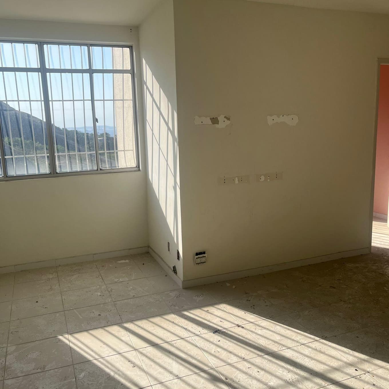 Foto 6 de 21: Apartamento em leilão em Niterói - RJ, bairro Fonsca — APARTAMENTO 306, DO BLOCO 01, NA RUA DESEMBARGADOR MÁRIO FERNANDES PINHEIRO, Nº 127, FONSECA, NITERÓI/RJ