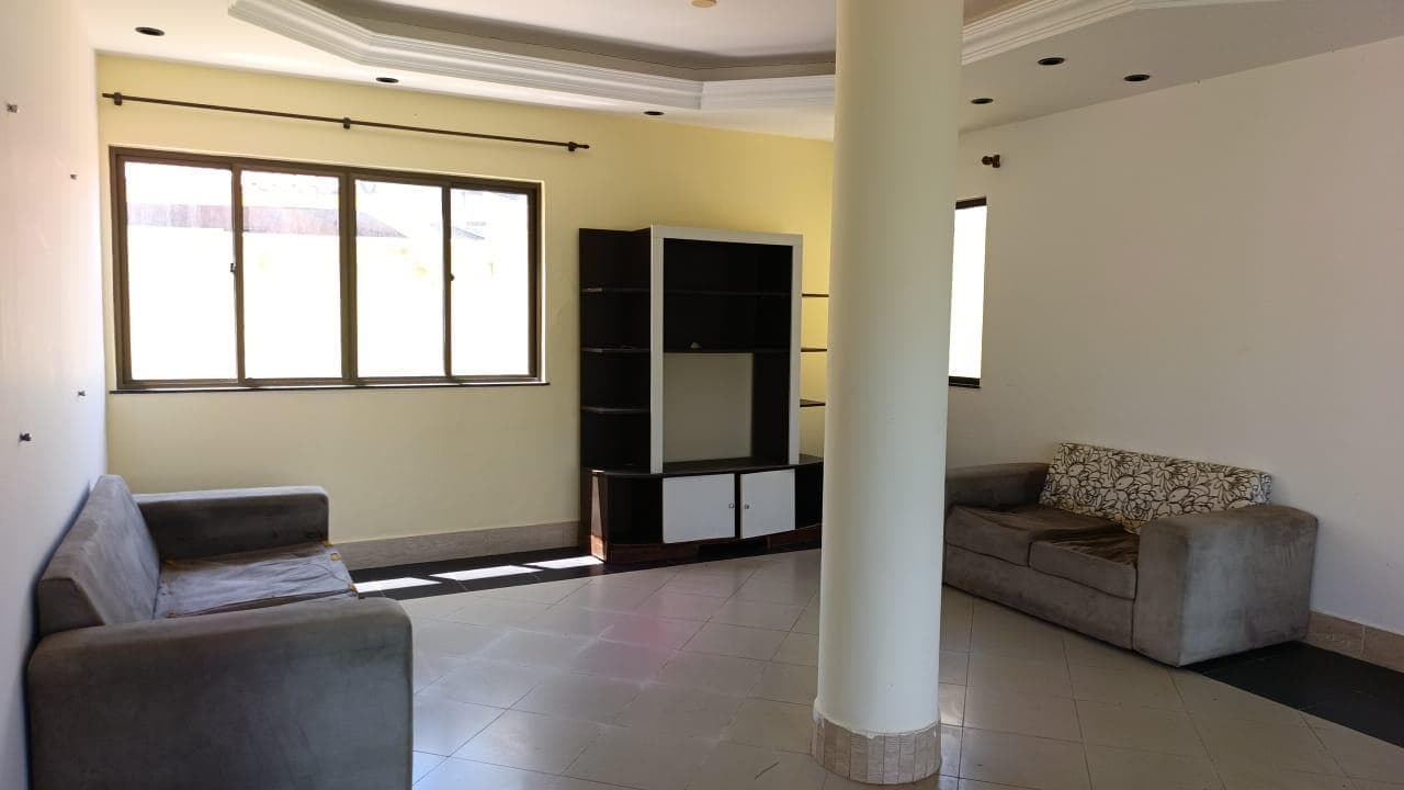 Foto 16 de 20: Casa em leilão em Camaçari - BA, bairro Jauá — Casa em condomínio 568m², 6 vagas, Desocupada no Jauá, Camaçari/BA
