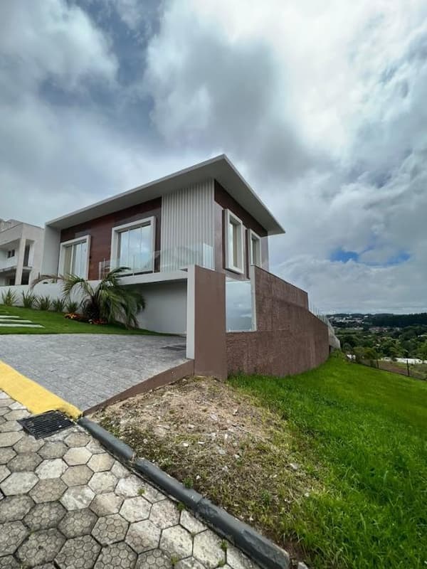 Terreno em leilão em São Bento Do Sul - SC, bairro Centenário — IMÓVEL RESIDENCIAL COM ÁREA PRIVATIVA DE 590,00m² - SÃO BENTO DO SUL/SC