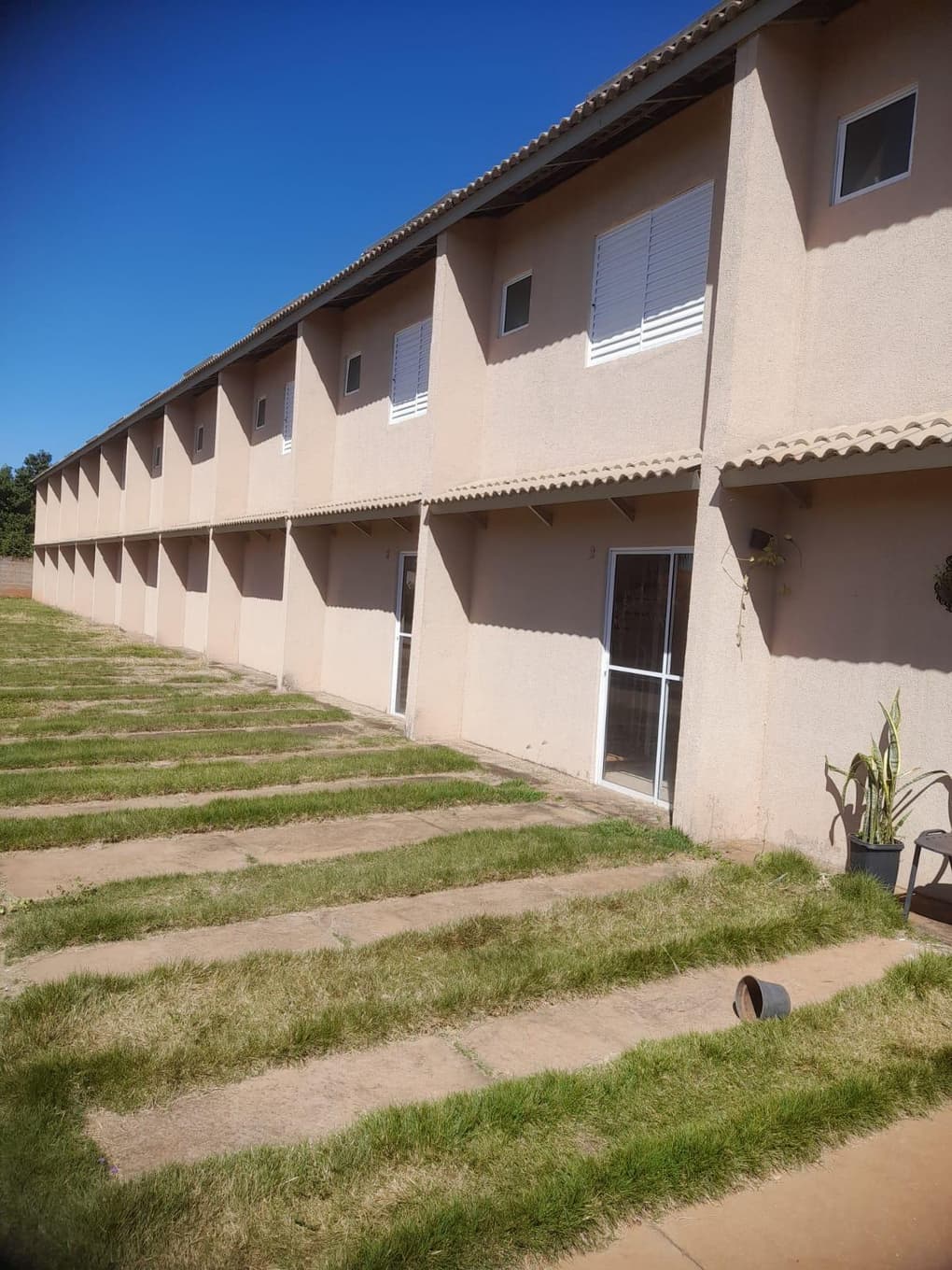 Foto 5 de 13: Casa em leilão em Neves Paulista - SP — Casa 100m², DESOCUPADA e vaga no Residencial Villagio Canto Chão, Neves Paulista/SP