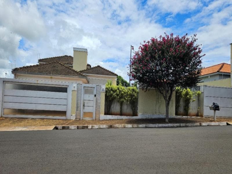 Foto 2 de 3: Casa em leilão em Piacatu - SP, bairro Centro — Casa, 1150.0 m2, Piacatu / SP