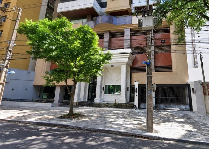 Foto 1 de 2: Apartamento em leilão em Maringá - PR, bairro Zona 01 — Apartamento nº.06 do Edifício San Diego Village, com 672,873 m², localizado na Avenida XV de Novembro, 130, Zona 01, Maringá/PR.