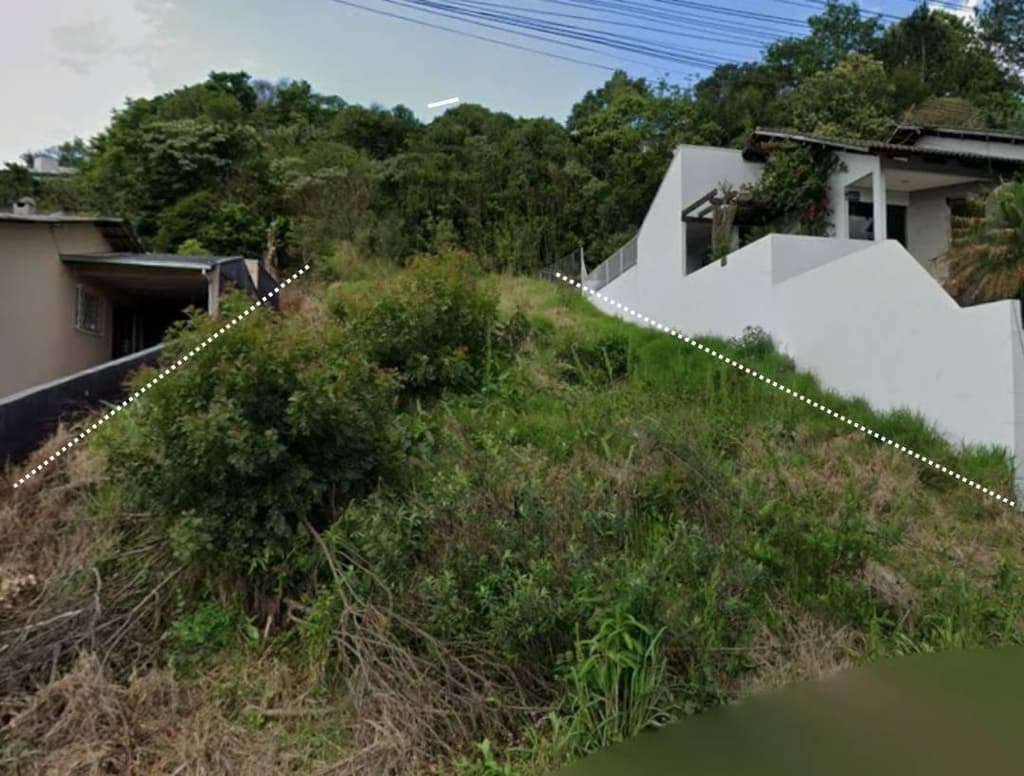 Terreno em leilão em Francisco Beltrão - PR, bairro Industrial — LOTE URBANO 528m²