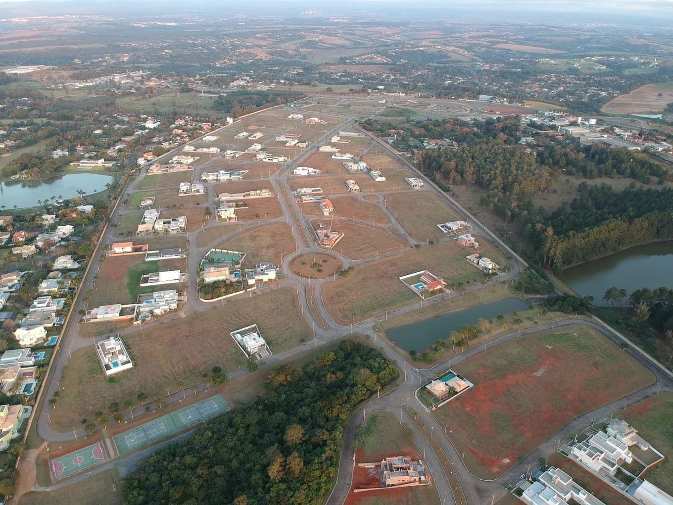 Foto 4 de 7: Terreno em leilão em Araçoiaba Da Serra - SP — Terreno 880m² Desocupado em Araçoiaba da Serra/SP