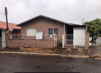 Imóvel em leilão em Bernardino De Campos - SP, bairro Jardim Brasil — IMÓVEL URBANO COM ÁREA TOTAL DE 182,62 M2 EM BERNADINO DE CAMPO-SP