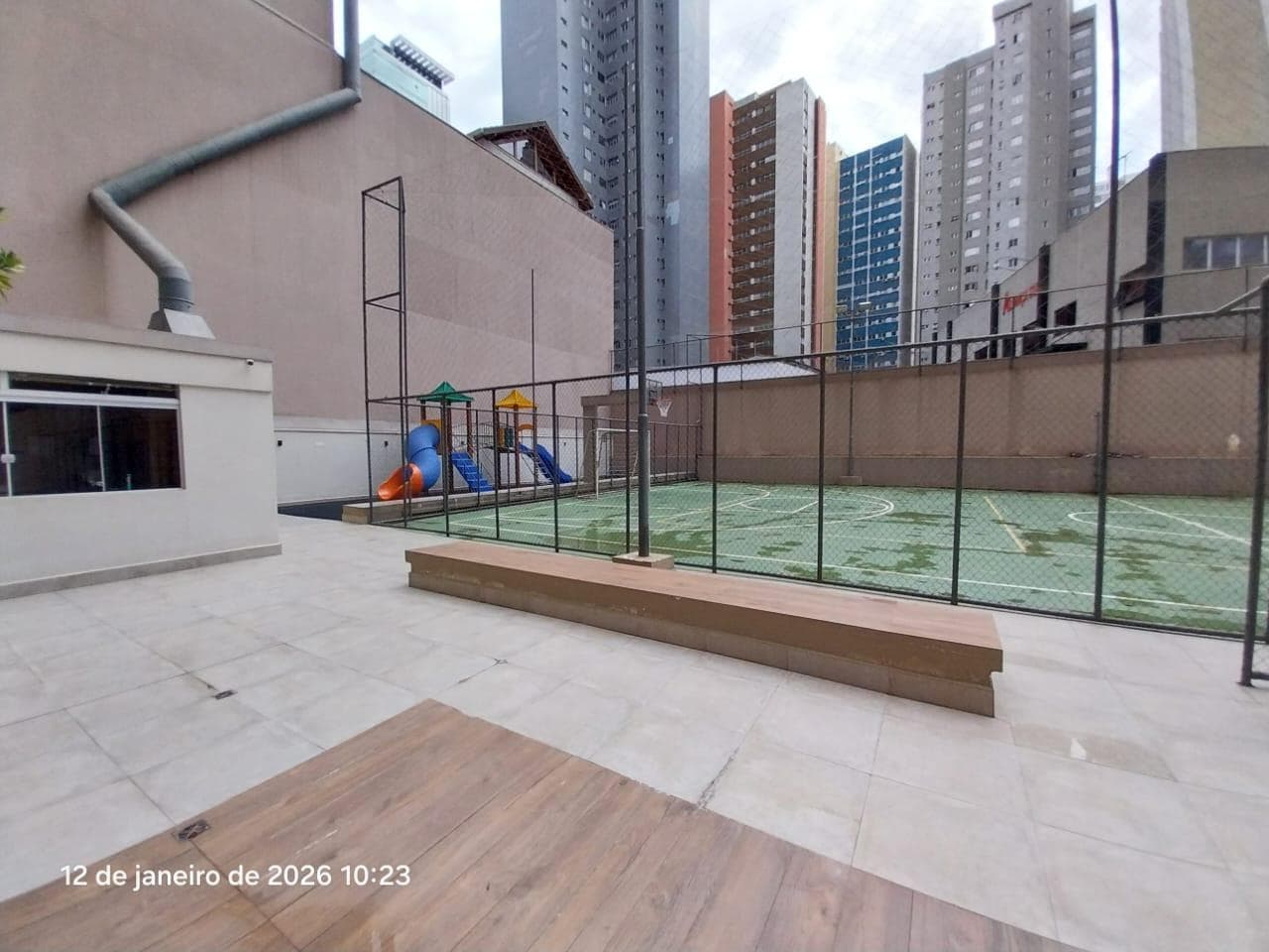 Foto 26 de 30: Apartamento em leilão em Curitiba - PR, bairro Água Verde — Apartamento (área de 159m²) com Vagas de Garagem Edifício Filadélfia - Água Verde Curitiba/PR
