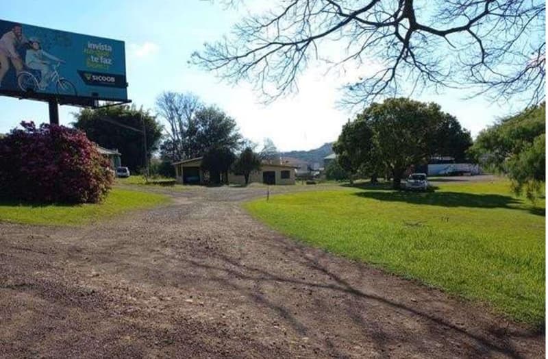 Foto 1 de 5: Terreno em leilão em Concórdia - SC — Parte ideal de 1/3 do imóvel, terreno de 10.254,53m² c benfeitoria de 340m², R Tancredo de Almeida Neves, 2837, São Cristóvão - Massa Falida de Mar Norte