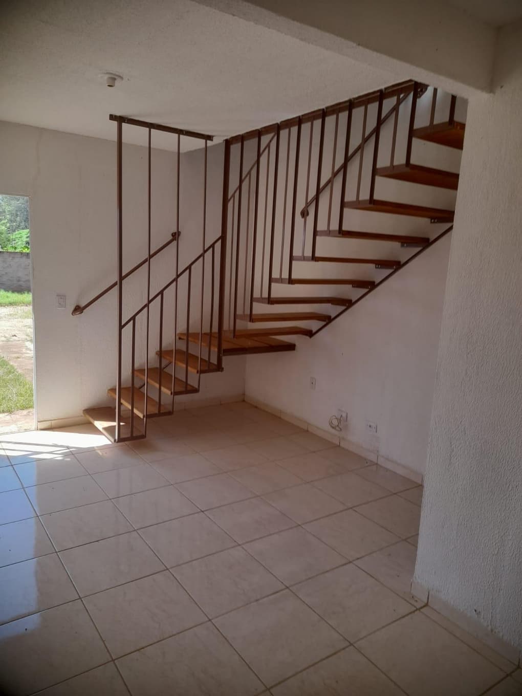 Foto 10 de 13: Casa em leilão em Neves Paulista - SP — Casa 100m², DESOCUPADA e vaga no Residencial Villagio Canto Chão, Neves Paulista/SP