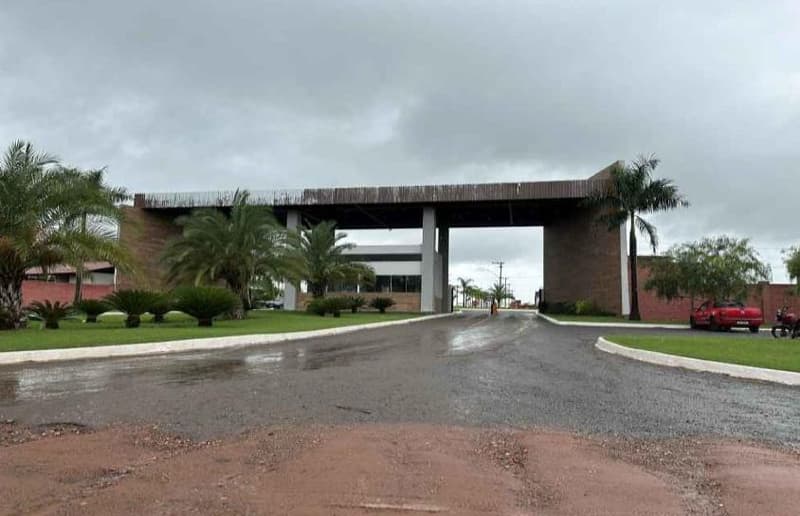 Foto 5 de 6: Casa em leilão em Bela Vista De Goiás - GO — Casa em Condomínio 301m² | Lote 1.718m² | Condomínio Reserva das Aroeiras - Sítios de Lazer, Bela Vista de Goiás/GO | Lazer Completo, Varanda Gourmet | Extensa Área Verde, Ambientes Integrados e Oportunidade de Investimento com 50% de Desconto na 2ª Praça