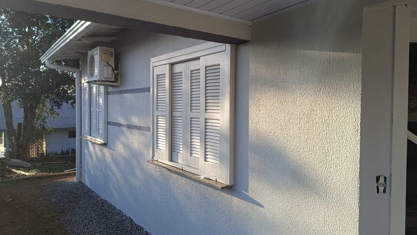 Casa em leilão em Marmeleiro - PR, bairro Centro — Imóvel Urbano com Benfeitorias