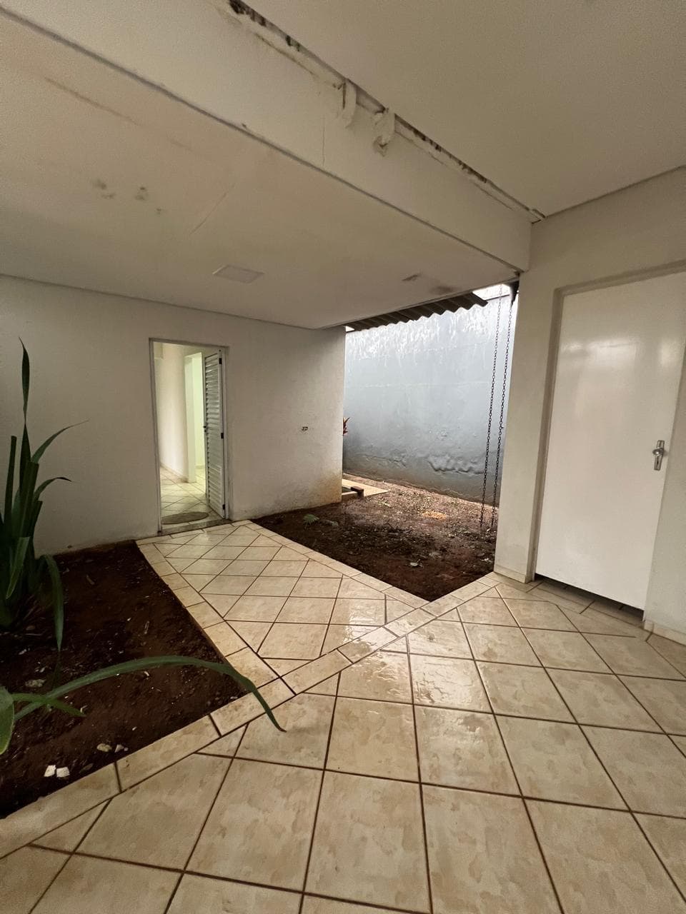 Foto 16 de 19: Comercial em leilão em Valinhos - SP — IMOVEL COMERCIAL CONTENDO 06 SALAS, 267 m² A.T E 175 m² A.C EM VALINHOS/SP