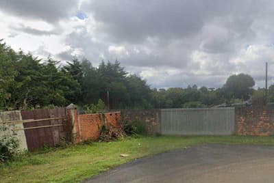 Foto 2 de 3: Terreno em leilão em Irati - PR, bairro Irati-Velho — 50% do terreno urbano com a área total de 610m², sem benfeitorias, situado na Rua Maranhão - Irati/PR.