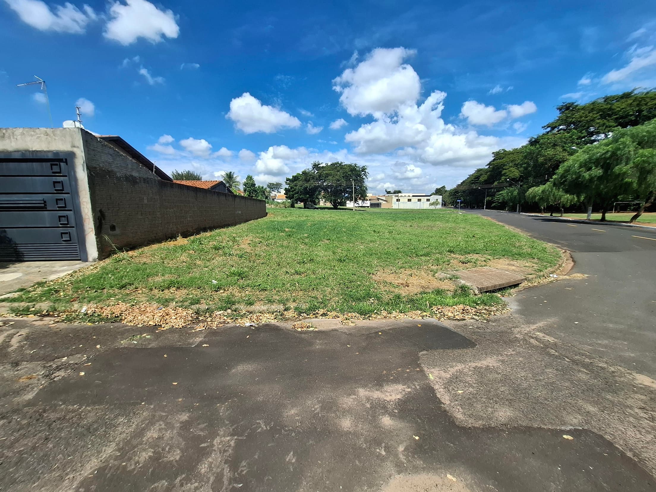 Foto 3 de 10: Terreno em leilão em Mirassol - SP — TERRENO NA RUA JOÃO DE PAULA MACIEL COM ÁREA DE 450m², MIRASSOL/SP | MATRICULA 26.053