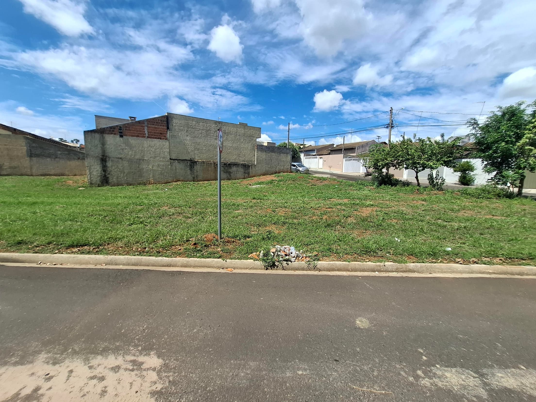 Foto 1 de 9: Terreno em leilão em Mirassol - SP — TERRENO NA QUADRA S COM ÁREA DE 324m², LOCALIZADO NA RUA JOÃO DE PAULA MACIEL, MIRASSOL/SP | MATRICULA 26.268