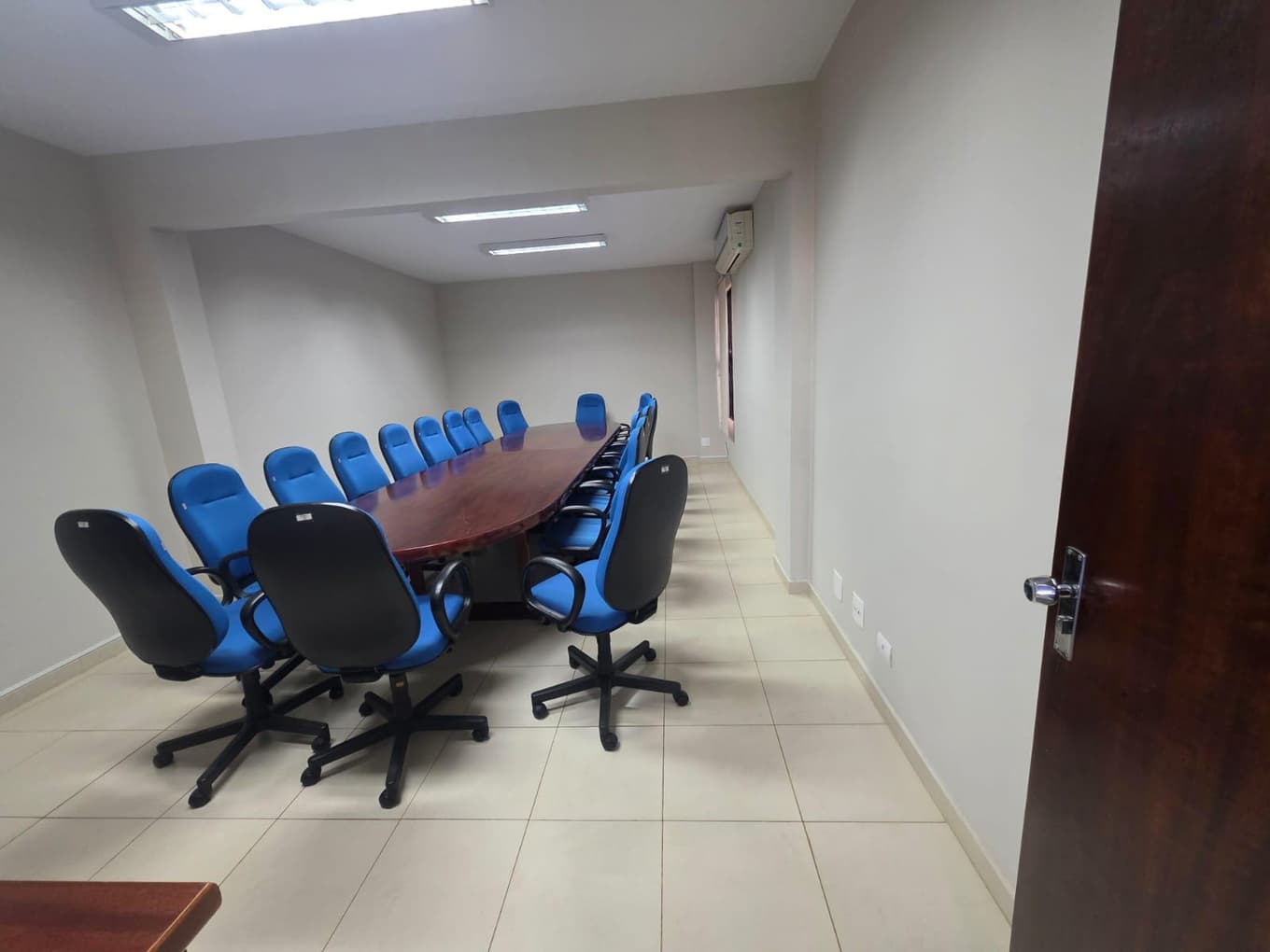 Foto 77 de 122: Comercial em leilão em Cascavel - PR — EDIFÍCIO COMERCIAL (CASCAVEL) E BENS MÓVEIS