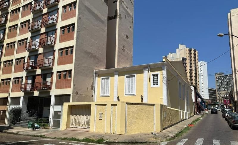 Casa em leilão em Campinas - SP — Casa Residencial / Comercial com 282m²