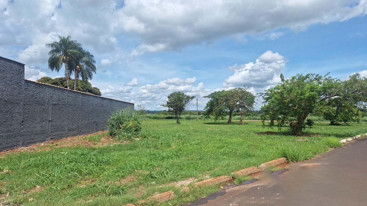 Foto 2 de 2: Terreno em leilão em Planura - MG, bairro Vila Residencial — Terreno 881,63m² na Vila Residencial de Planura/MG | Ideal para Rancho de Lazer ou Investimento em Turismo!