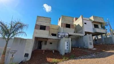 Casa em leilão em Chapecó - SC — IMÓVEL URBANO / RESIDENCIAS GEMINADAS - CHAPECÓ/SC
