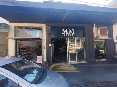 Comercial em leilão em Jaboticabal - SP — Imóvel comercial, A.T. 256m², A.C. 244m², centro