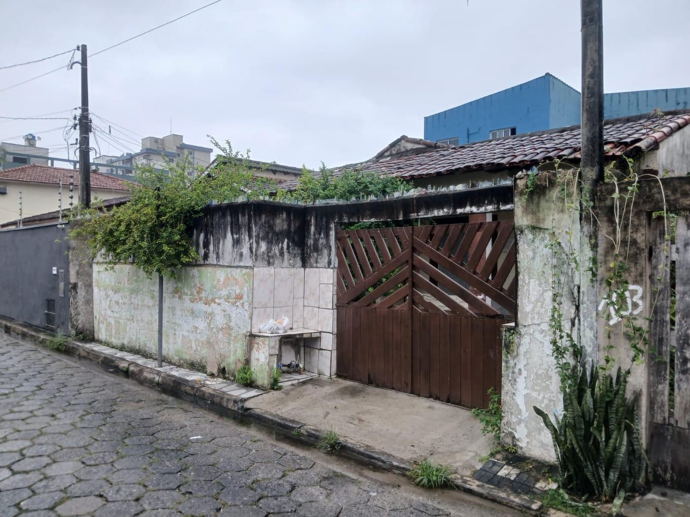 Foto 2 de 6: Casa em leilão em Mongaguá - SP — Casa 250m², Centro, em Mongaguá/SP - Ocupado