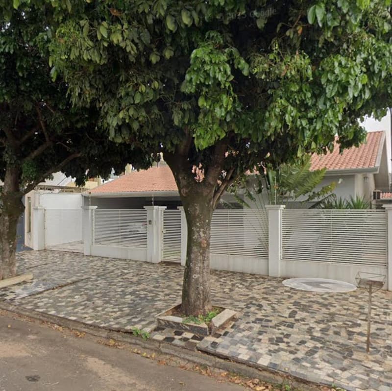 Casa em leilão em Paranavaí - PR, bairro Jardim Santos Dumont — IMÓVEL URBANO COM ÁREA TOTAL DE 600.00 m2- Em PARANAVAÍ/PR