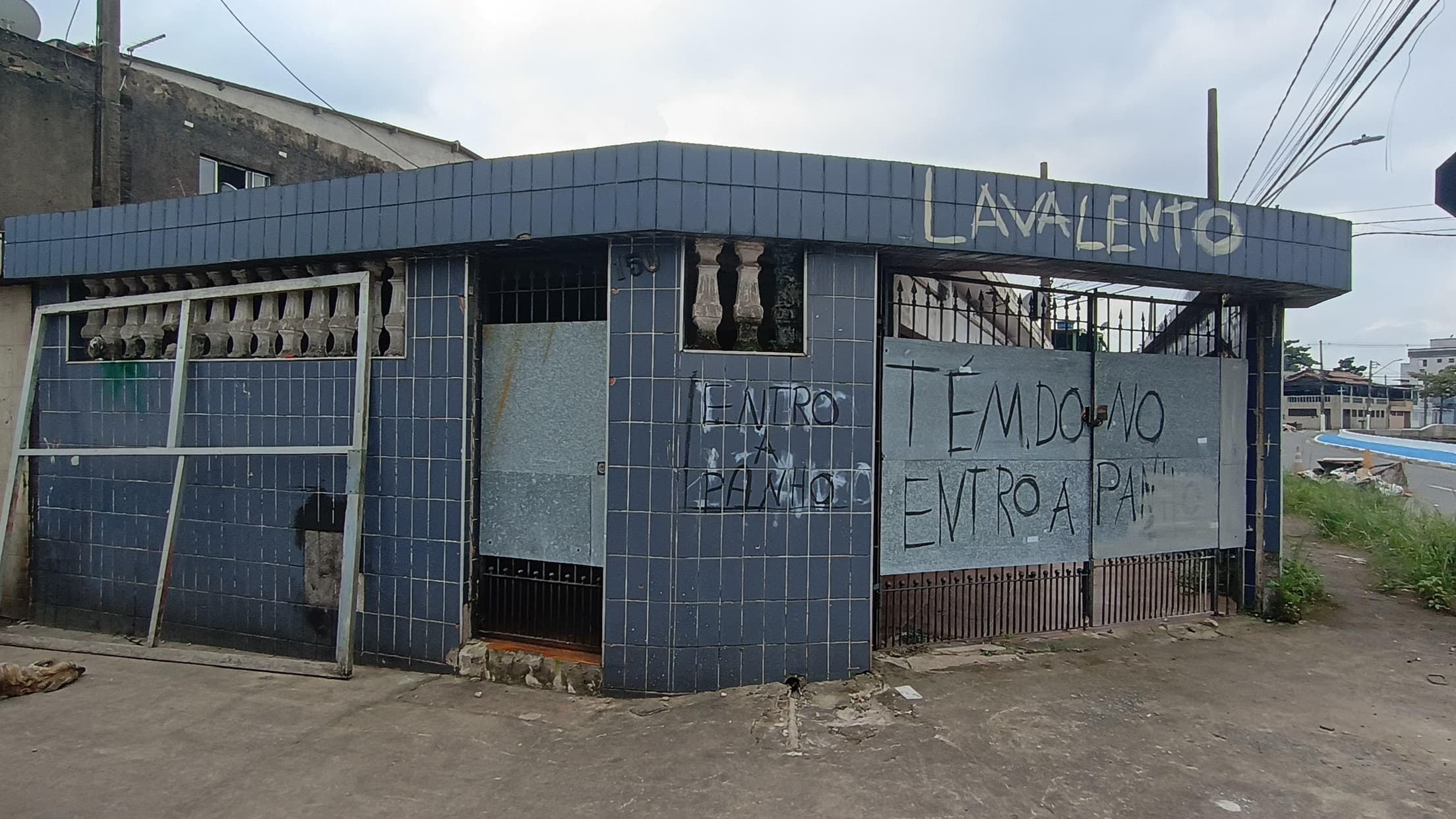 Foto 1 de 5: Casa em leilão em São Vicente - SP — Casa 103m², Cidade Náutica, em São Vicente/SP - Ocupada