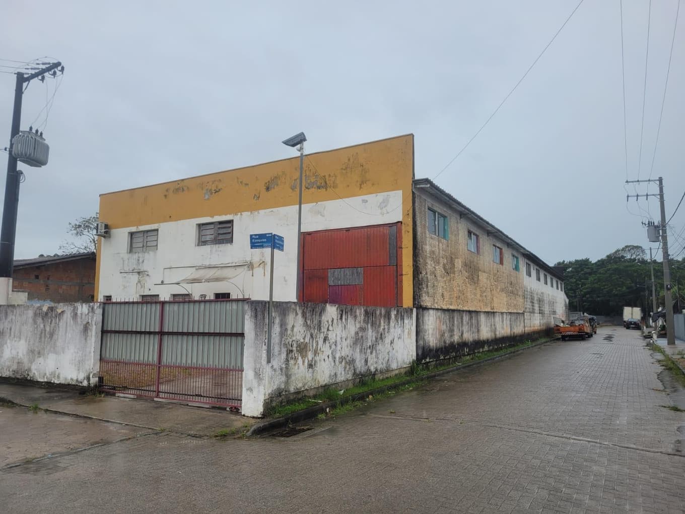Foto 2 de 4: Terreno em leilão em Palhoça - SC — Imóvel Urbano, com área de 357,50 m², com barracão construído, localizado no Município de Palhoça - SC.