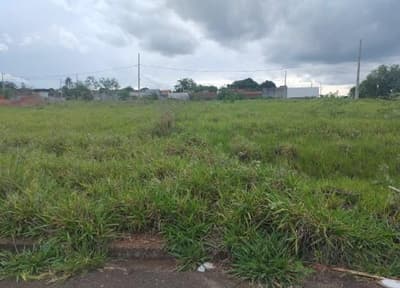 Terreno em leilão em Paranavaí - PR — Terreno com 200 m², situado no Loteamento Residencial Vaza, Paranavaí/PR.