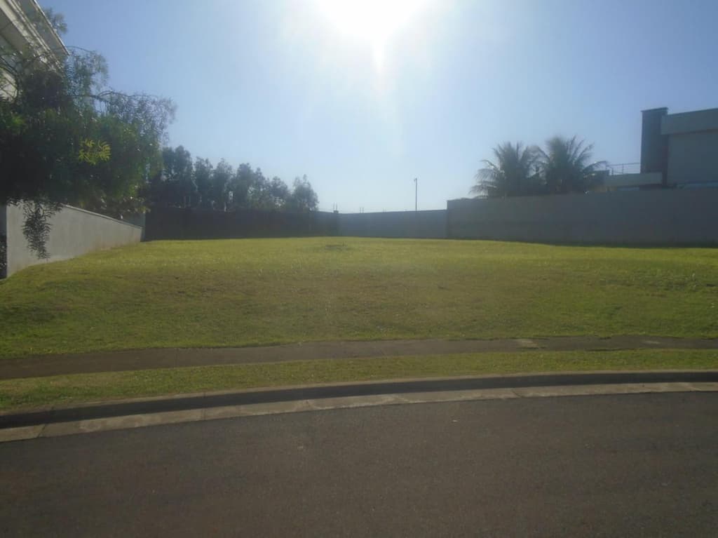 Foto 3 de 3: Terreno em leilão em Foz Do Iguaçu - PR — Terreno sem benfeitorias em condomínio fechado no CONDOMINIO HORIZONTAL TERRAS ALPHA FOZ DO IGUAÇU, Alameda Larus nº 247, Foz do Iguaçu/PR