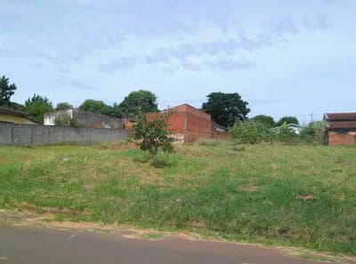 Terreno em leilão em Umuarama - PR — Terreno com 300 m² localizado na Rua das Hortencias, 4507, Parque das Jaboticabeiras, Umuarama/PR.