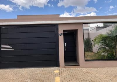 Foto 1 de 20: Terreno em leilão em Cascavel - PR — Um imóvel unidade nº 02, do Residencial Zambonato, situado na Rua Vereador Walmor Beux, 368, nesta cidade e Comarca de Cascavel