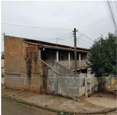 Foto 5 de 6: Casa em leilão em Bandeirantes - PR, bairro Vila Lordani — Casa com área de 119,29m², área de terreno 103,16m² - localizado na Rua Manoel Marques Godinho, n° 559, Vila Lordani, Bandeirantes/PR.
