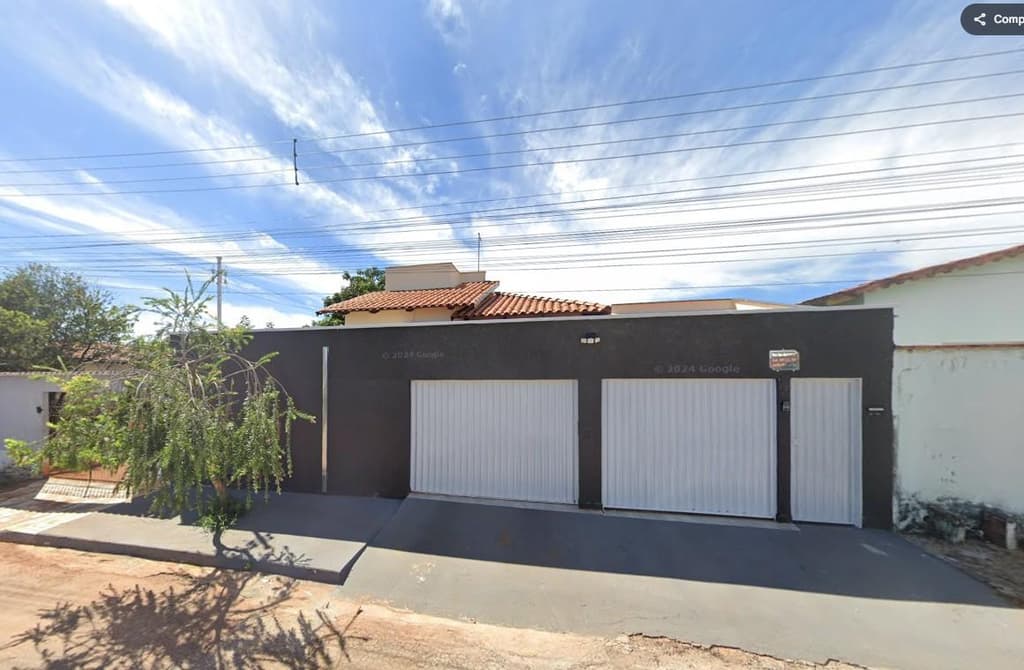 Casa em leilão em Inhumas - GO — Casa 360m², Jardim Raio de Sol, Inhumas/GO - Ocupada
