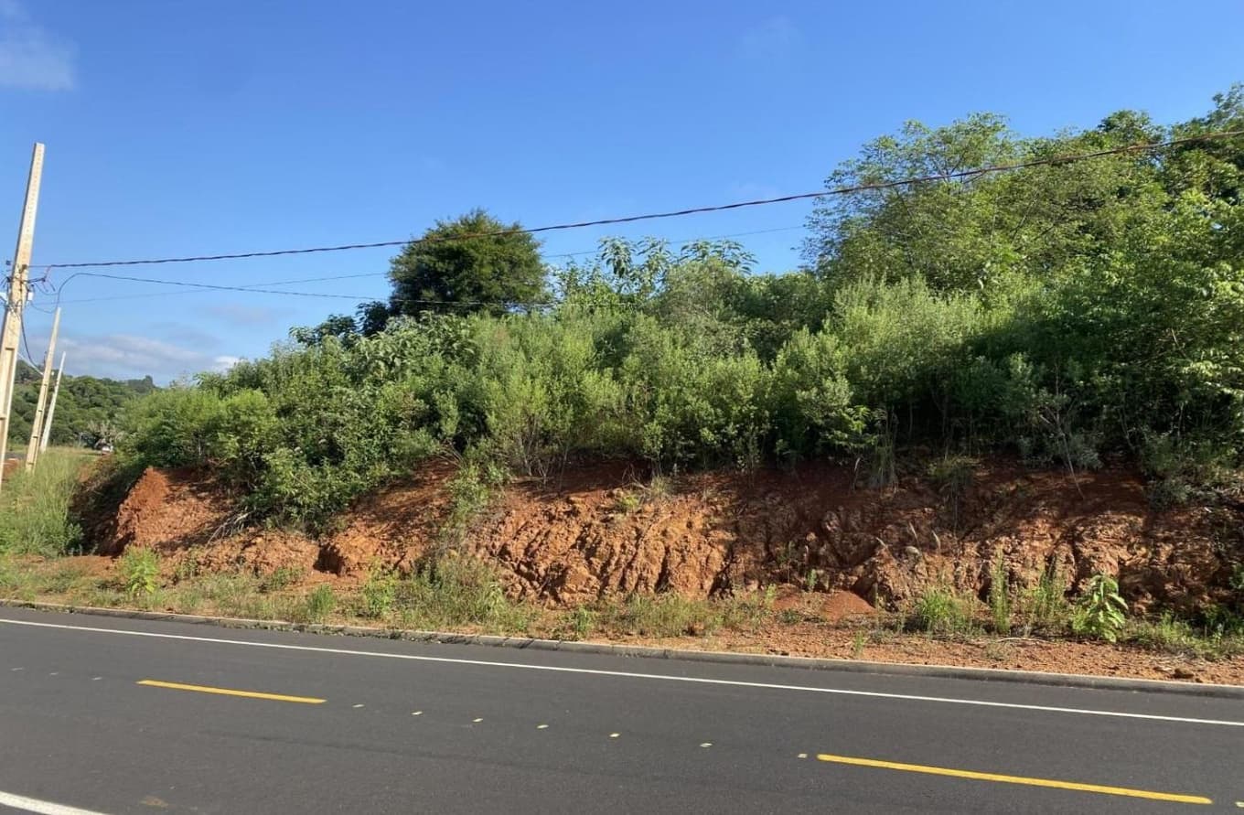 Terreno em leilão em Francisco Beltrão - PR, bairro Sadia — Terreno Urbano 450,89M2 - Próximo ao novo contorno, ruas asfaltadas, parte alta, área em ascensão e valorização