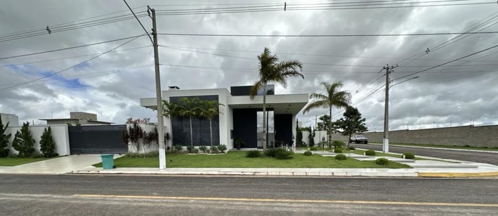 Foto 1 de 19: Casa em leilão em Campo Verde - MT — CASA RESIDENCIAL | A.T. 450,00M² E A.C 152,90M² - ALTO PADRÃO COND. BURITIS PRIME | CAMPO VERDE/MT