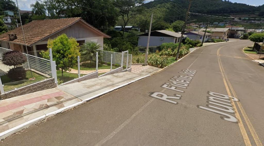 Foto 9 de 23: Imóvel em leilão em Três Arroios - RS, bairro Centro — IMÓVEL URBANO COM ÁREA TOTAL DE 437,50 M2 EM TRÊS ARROIOS-RS