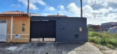 Casa em leilão em Lorena - SP — Casa 77m² no bairro Cidade Industrial em Lorena/SP - Ocupado