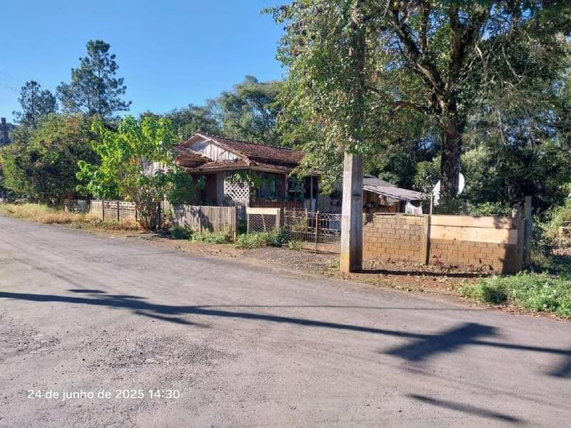 Foto 5 de 9: Terreno em leilão em Irati - PR, bairro Colina Nsa Sra das Graças — Lote de terreno urbano com área de 388,00m² e benfeitoria sem valor comercial. Localizado na Rua Coronel Saboia,1021, Colina Nsa. Sra. Das Graças, Irati/PR