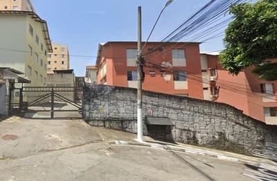 Apartamento em leilão em Osasco - SP — Apartamento, A.T. 107m², A.P. 55m², Edifício Ipê, Jardim Roberto