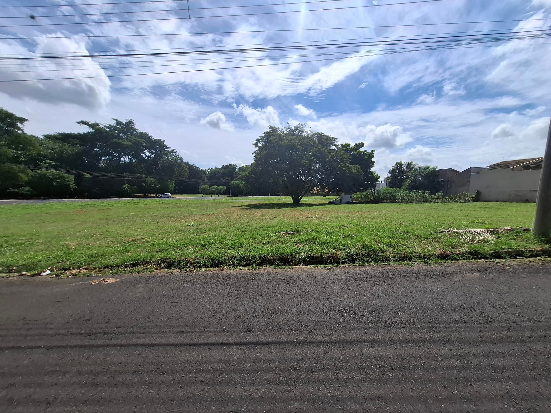Foto 1 de 6: Terreno em leilão em Mirassol - SP — TERRENO LOCALIZADO NA RUA BRAZ LOPES, RESIDENCIAL CELINA DALUL, MIRASSOL/SP | MATRICULA Nº 26.012