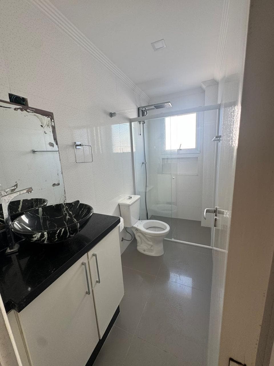 Foto 16 de 18: Apartamento em leilão em Mongaguá - SP — Cobertura de frente para o mar com área total de 236,319m2 - Condomínio Residencial Ilha Bela - Mongaguá/SP