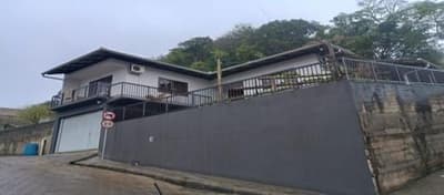 Foto 1 de 3: Terreno em leilão em Blumenau - SC, bairro Badenfurt — Terreno contendo benfeitoria residencial, Blumenau/SC