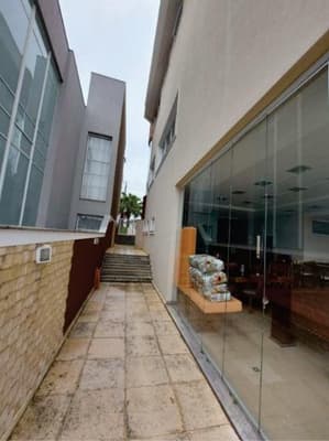 Foto 5 de 42: Casa em leilão em São Bernardo Do Campo - SP — Casa, A.T. 375m², A.C. 809m², 4 suítes, 4 vagas, piscina, hidromassagem, Condomínio Swiss Park, Demarchi